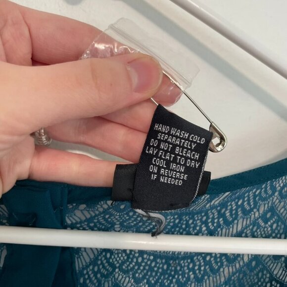 TORRID 2 Plus Size Lace Inset Georgette Blouse Solid Teal Blue Green Long Sleeve - Picture 13 of 16